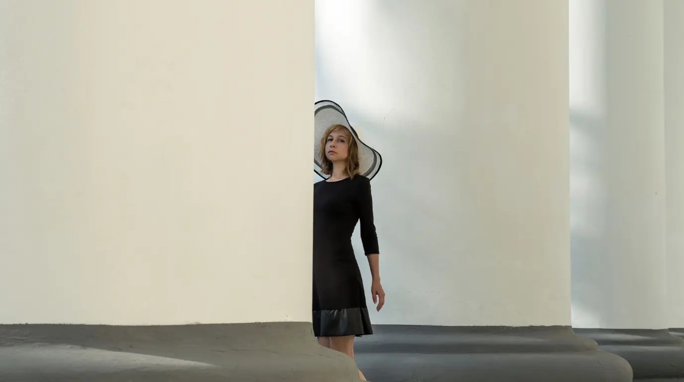 The Petite Dresses I’d Pick When Regular Sizing Just Feels Off